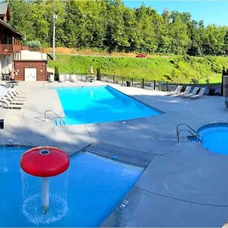 ピジョンフォージ New Majestic 5 Star Amazing View, Pool, Hot Tub!ヴィラ エクステリア 写真